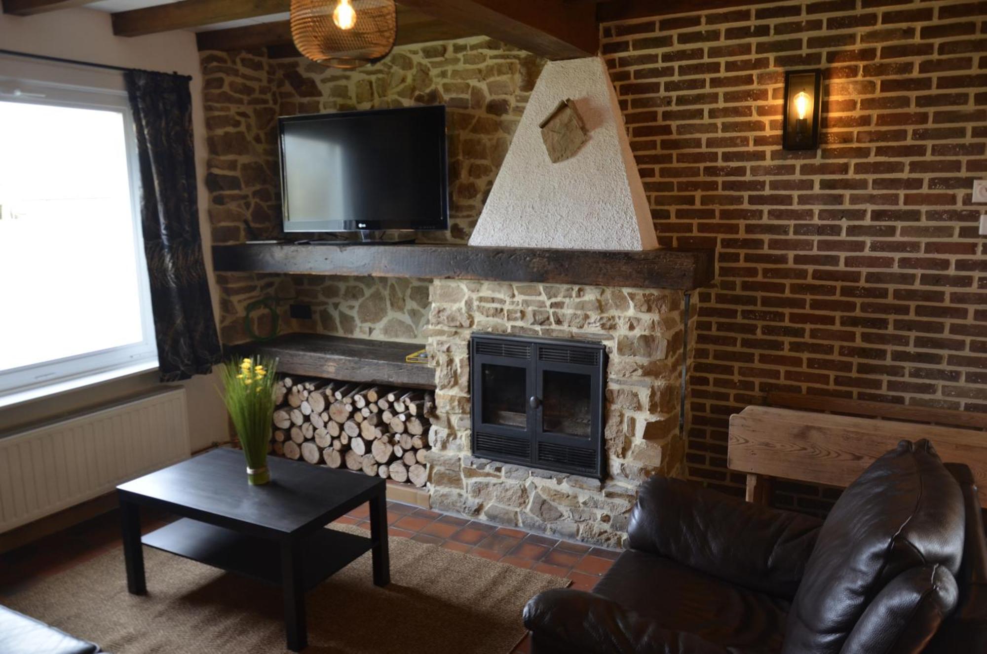 Le Refuge Du Grand Mitan Villa Isieres Bagian luar foto
